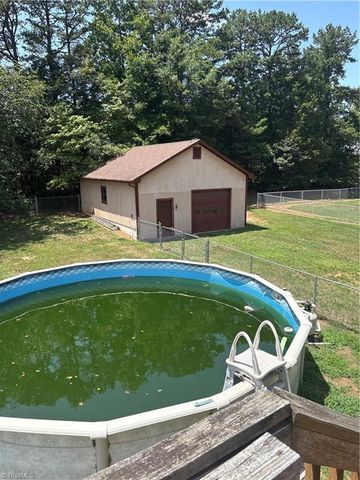 123 Valley Oaks Drive, Advance, NC 27006