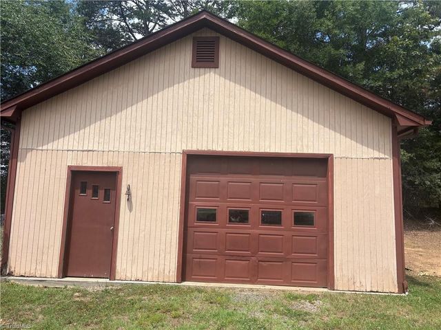 123 Valley Oaks Drive, Advance, NC 27006