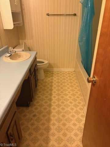 123 Valley Oaks Drive, Advance, NC 27006