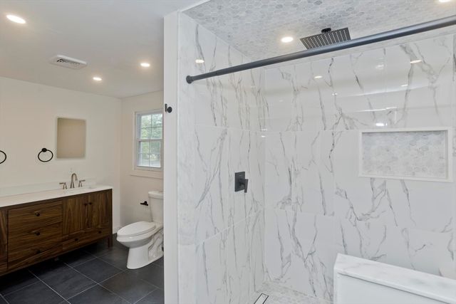 70 Yeoman Avenue, Westfield, MA 01085