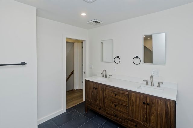 70 Yeoman Avenue, Westfield, MA 01085