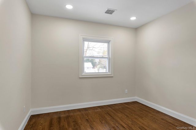 3 Jayne Avenue, Melville, NY 11747