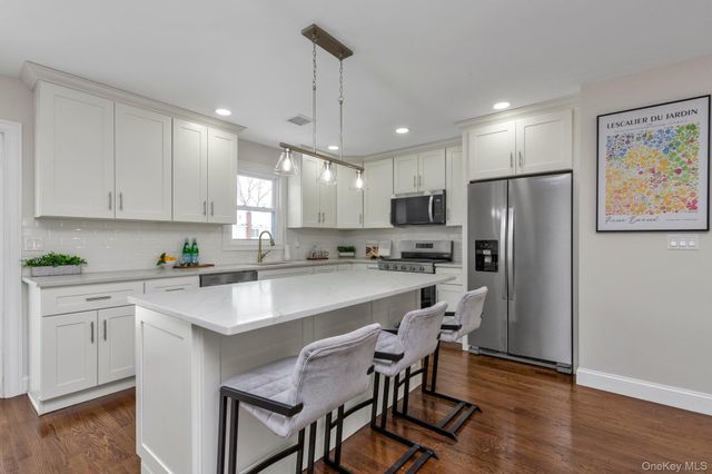 3 Jayne Avenue, Melville, NY 11747