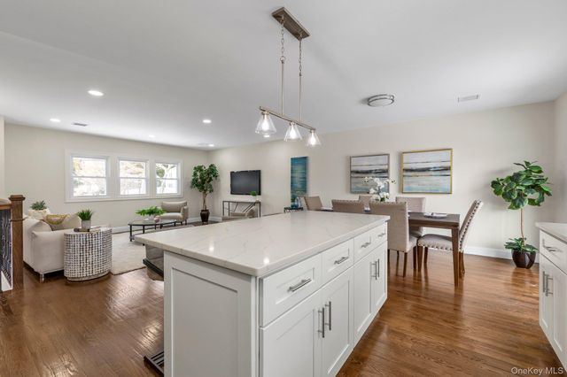 3 Jayne Avenue, Melville, NY 11747