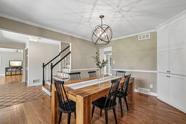 1722 Thrush LANE, Mequon, WI 53092