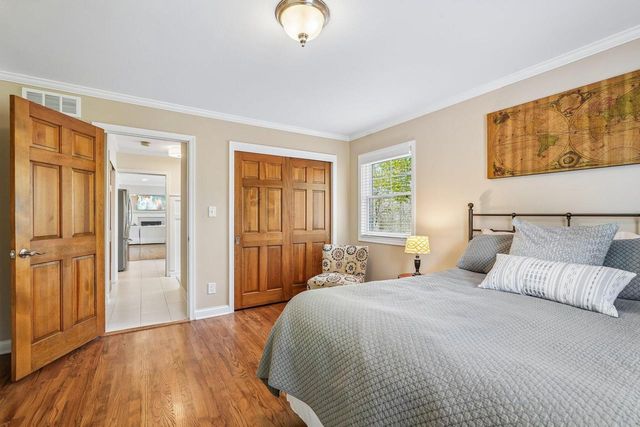 1722 Thrush LANE, Mequon, WI 53092