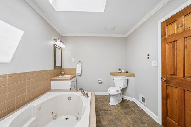 1722 Thrush LANE, Mequon, WI 53092