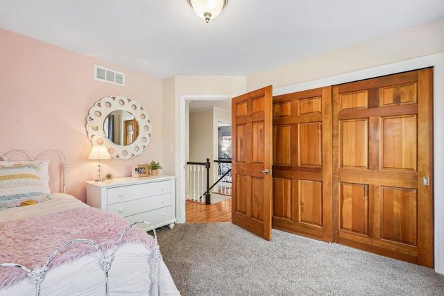 1722 Thrush LANE, Mequon, WI 53092