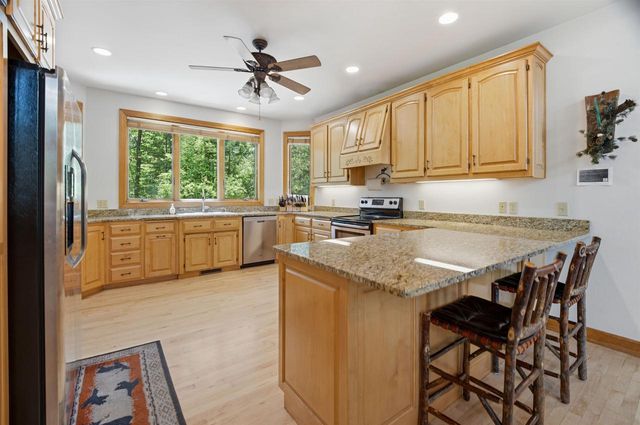 W5596 HIWELA DRIVE, Wild Rose, WI 54984
