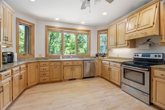 W5596 HIWELA DRIVE, Wild Rose, WI 54984