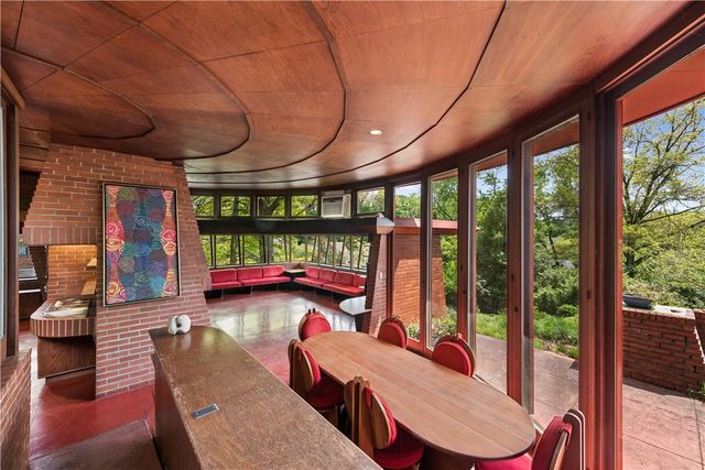 5139 Penton Rd, Squirrel Hill, PA 15213