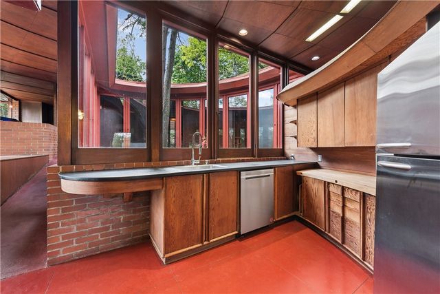 5139 Penton Rd, Squirrel Hill, PA 15213