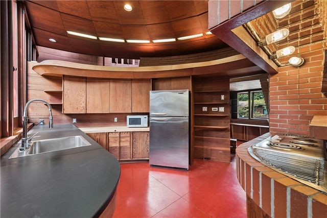5139 Penton Rd, Squirrel Hill, PA 15213