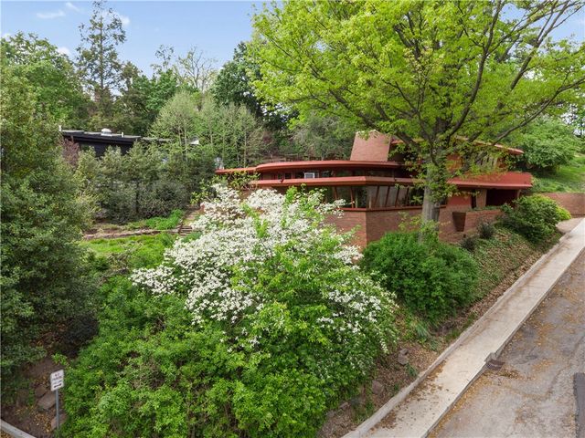 5139 Penton Rd, Squirrel Hill, PA 15213