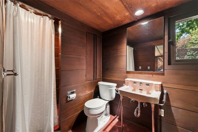 5139 Penton Rd, Squirrel Hill, PA 15213