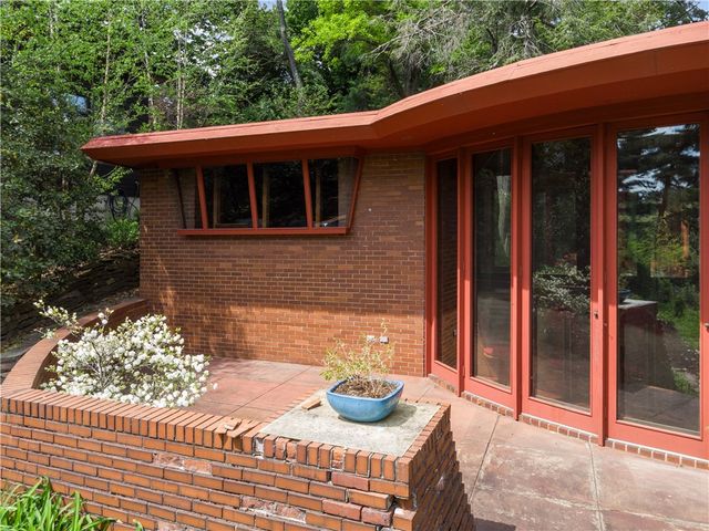 5139 Penton Rd, Squirrel Hill, PA 15213