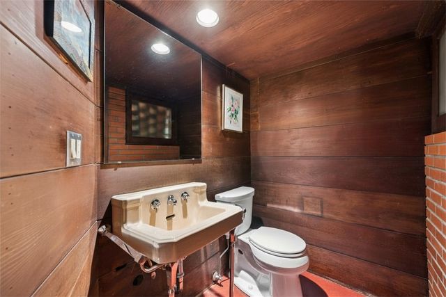 5139 Penton Rd, Squirrel Hill, PA 15213