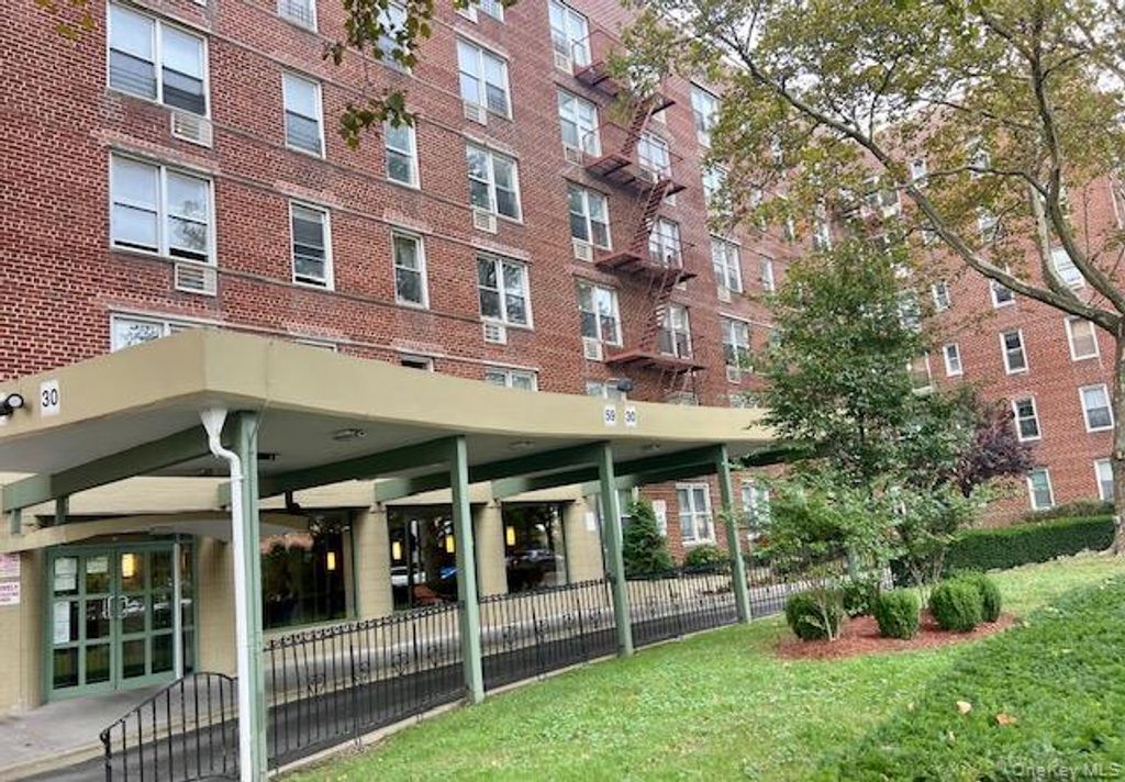 5930 108th Street 4P, Corona, NY 11368