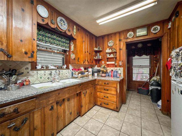 821 Cypress Street, La Marque, TX 77568