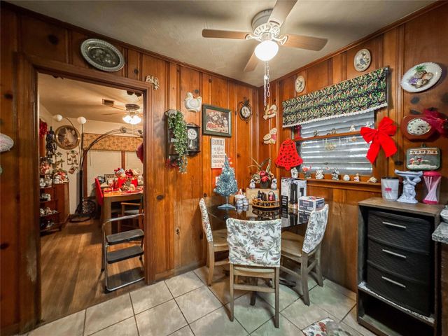 821 Cypress Street, La Marque, TX 77568