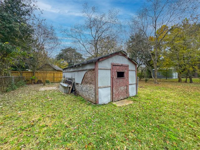 821 Cypress Street, La Marque, TX 77568