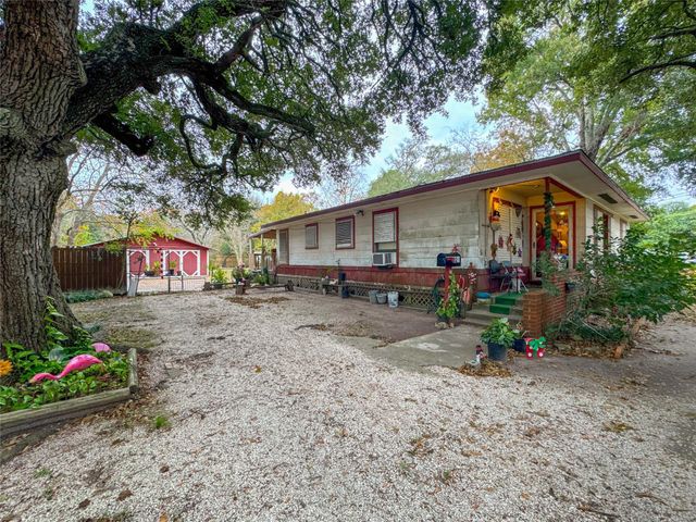821 Cypress Street, La Marque, TX 77568