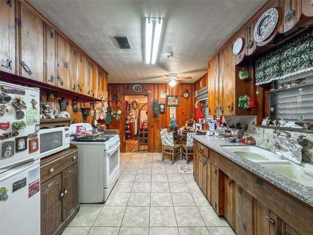 821 Cypress Street, La Marque, TX 77568