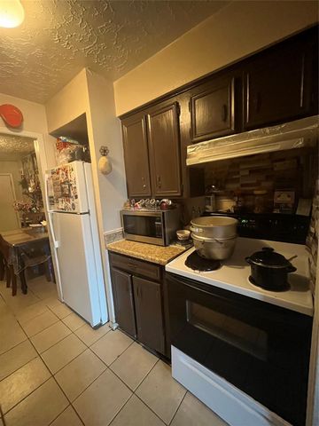 12207 White Cap Lane, Houston, TX 77072