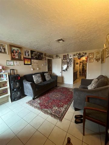 12207 White Cap Lane, Houston, TX 77072