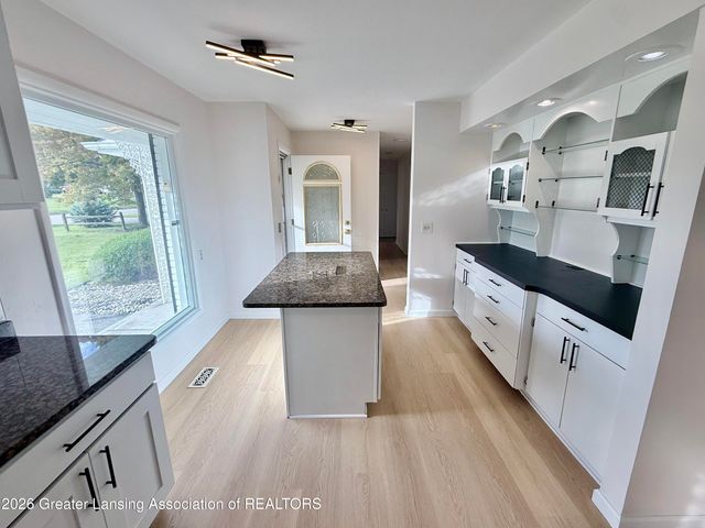 1408 Pepper Hill Drive, Lansing, MI 48917