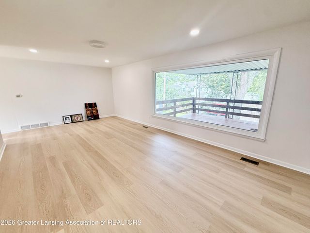 1408 Pepper Hill Drive, Lansing, MI 48917