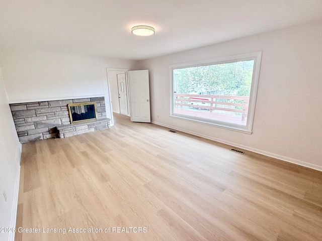 1408 Pepper Hill Drive, Lansing, MI 48917
