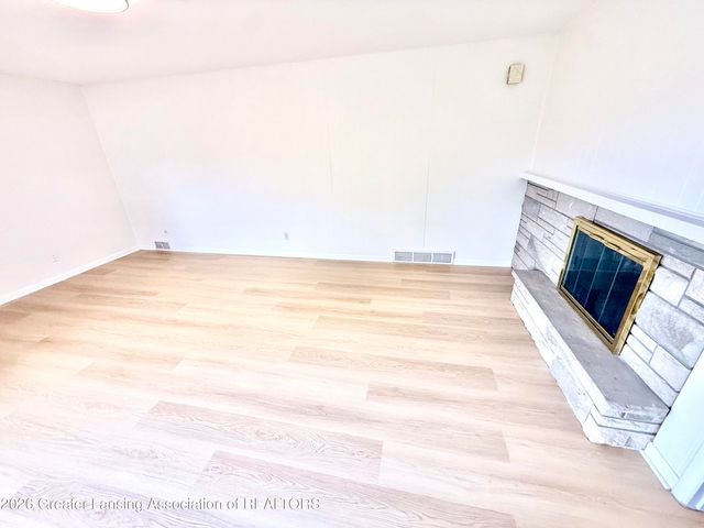1408 Pepper Hill Drive, Lansing, MI 48917