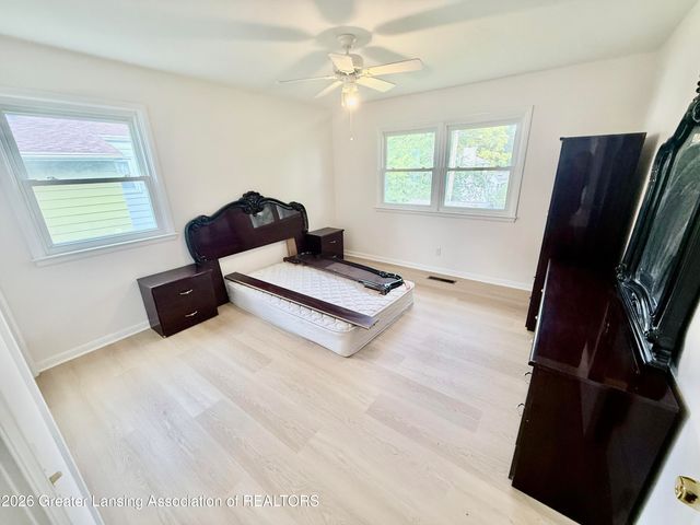 1408 Pepper Hill Drive, Lansing, MI 48917