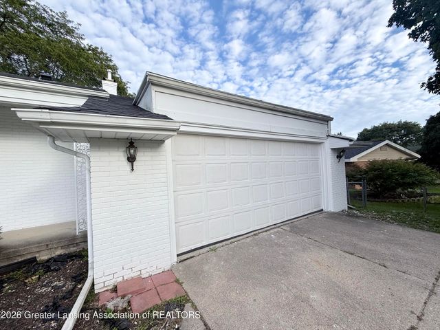 1408 Pepper Hill Drive, Lansing, MI 48917