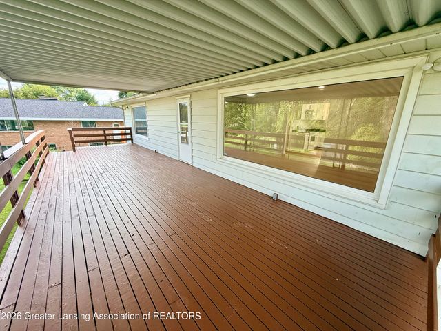 1408 Pepper Hill Drive, Lansing, MI 48917