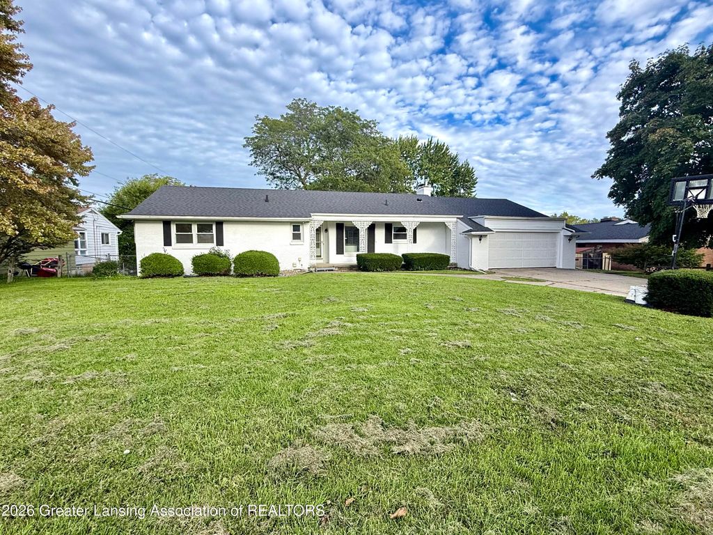1408 Pepper Hill Drive, Lansing, MI 48917