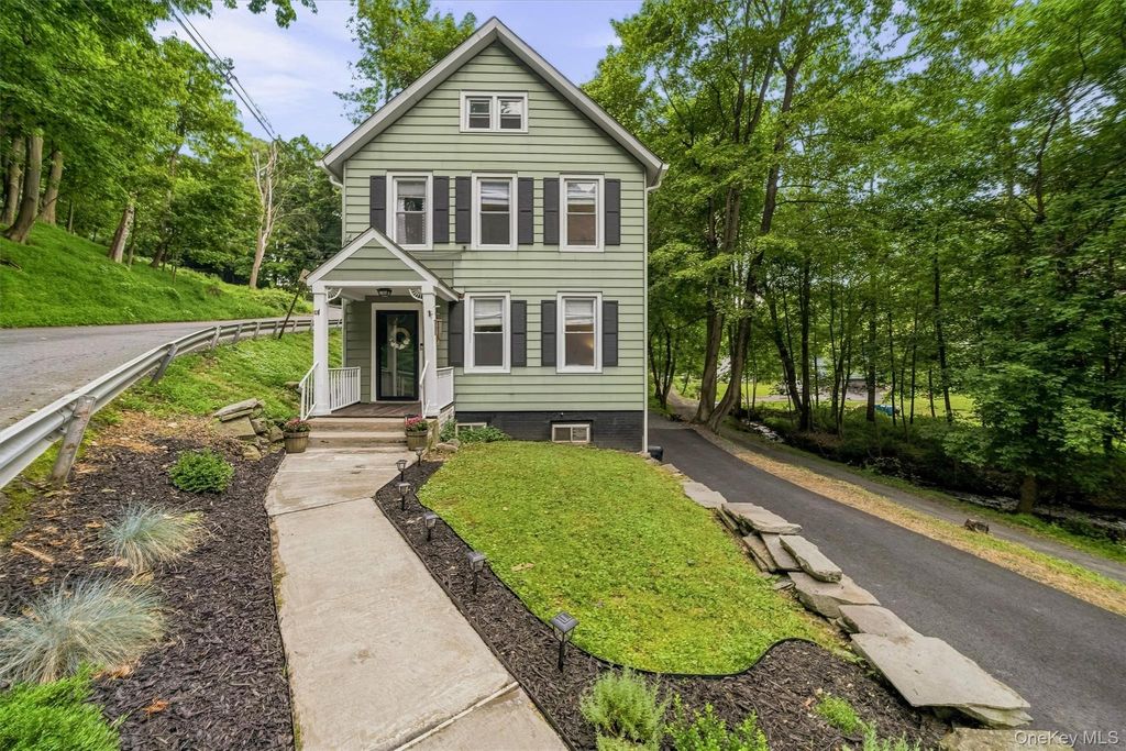 41 Wood Avenue, Cornwall On Hudson, NY 12520 — photo 2