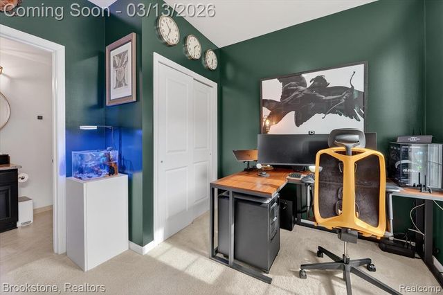 2721 S Spurway Drive, Ann Arbor, MI 48105