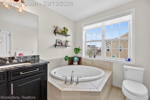 2721 S Spurway Drive, Ann Arbor, MI 48105