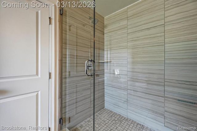 2721 S Spurway Drive, Ann Arbor, MI 48105