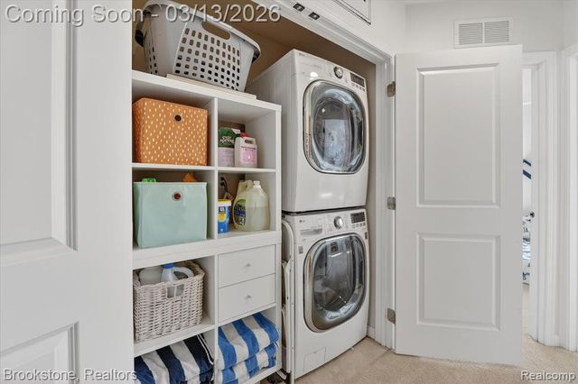 2721 S Spurway Drive, Ann Arbor, MI 48105