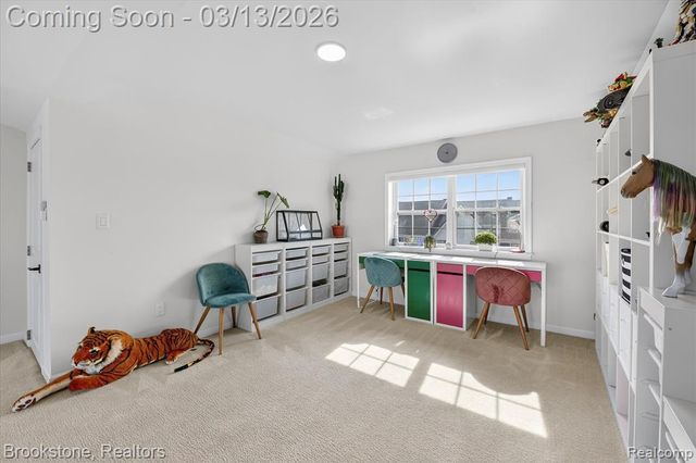 2721 S Spurway Drive, Ann Arbor, MI 48105