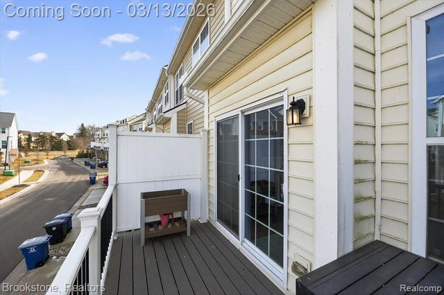 2721 S Spurway Drive, Ann Arbor, MI 48105