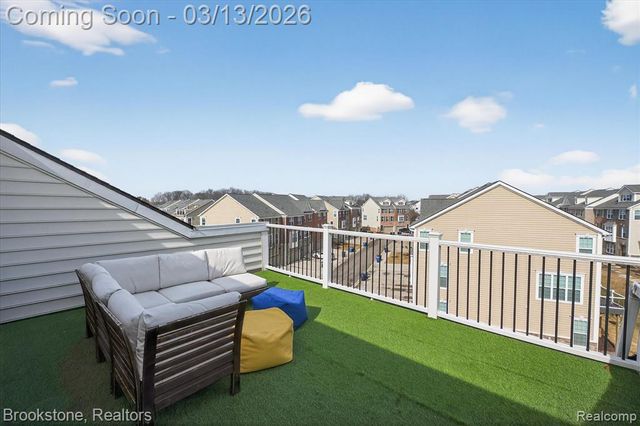 2721 S Spurway Drive, Ann Arbor, MI 48105