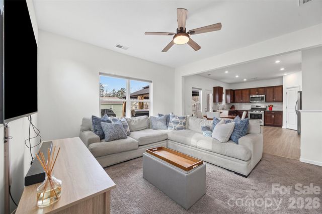 323 Crandon Road, Mount Holly, NC 28120