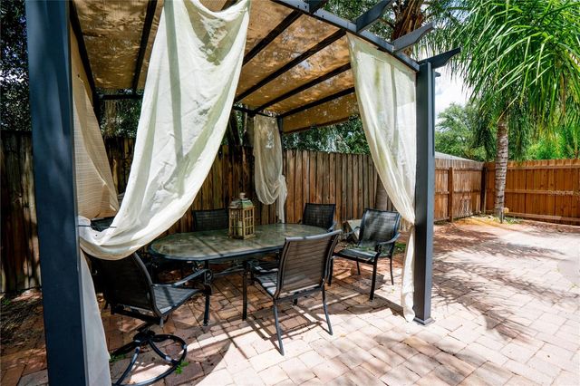 10468 BLACKMORE DRIVE, Tampa, FL 33647