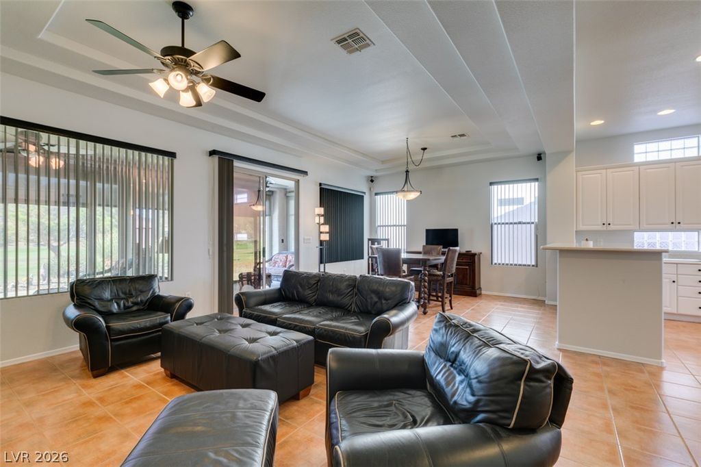 541 MOUNTAIN LINKS Drive, Henderson, NV 89012 — photo 4