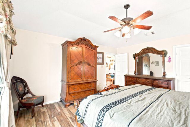 2203 Shouse Road, Santa Fe, TX 77510