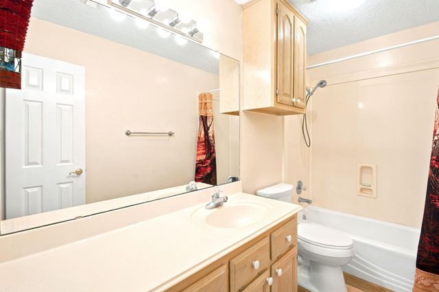 2203 Shouse Road, Santa Fe, TX 77510